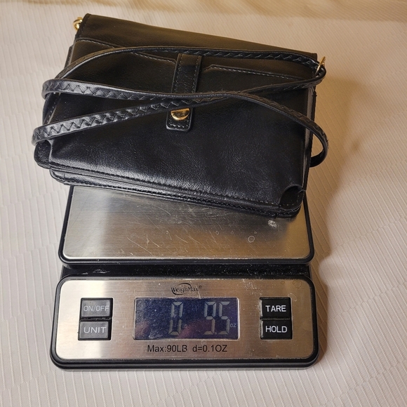 YIK Fung Minimalist Black Clutch Wallet Crossbody Bag - Picture 13 of 13